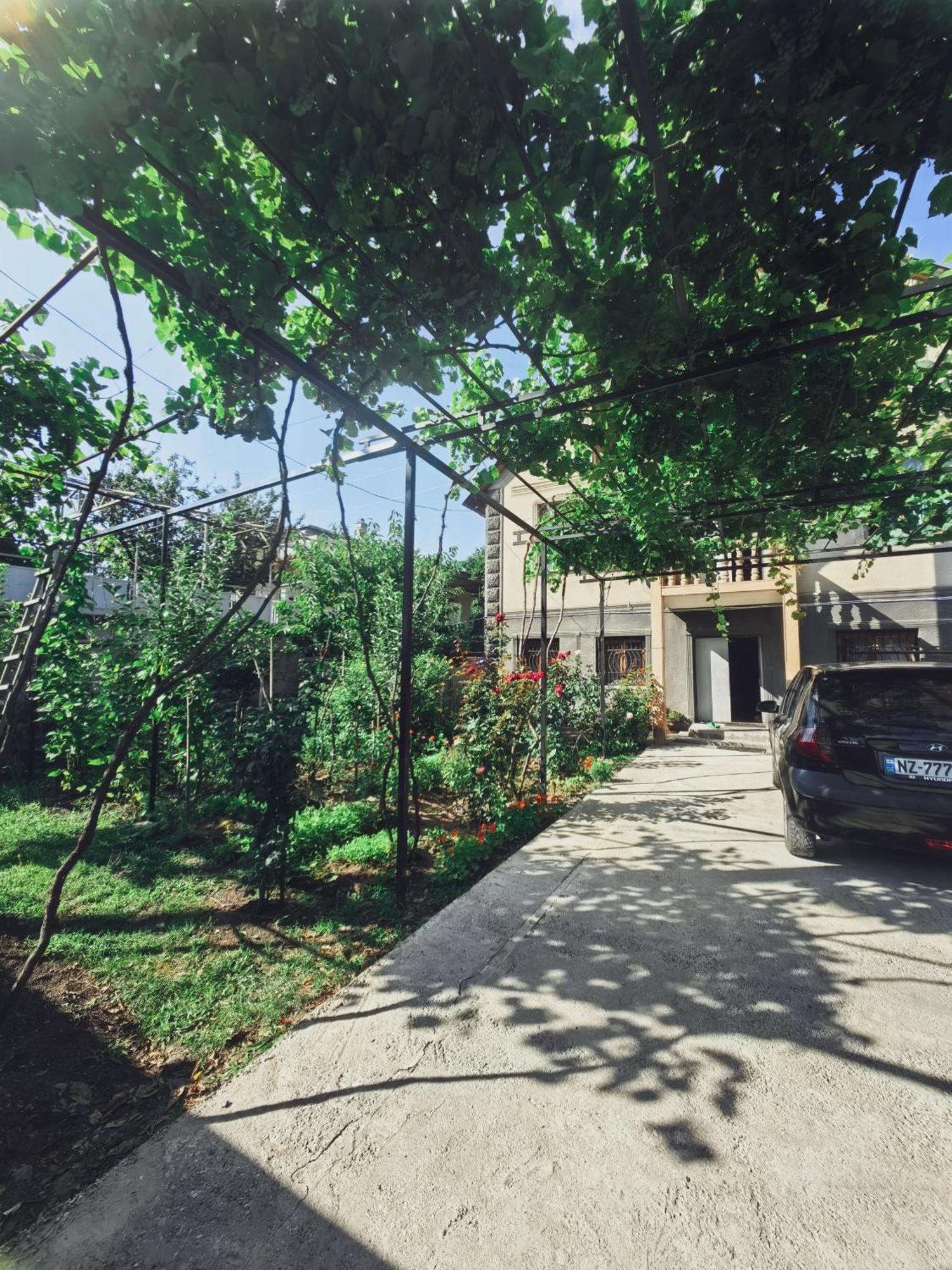 Guest House Metreveli Street 19 Khashuri Buitenkant foto